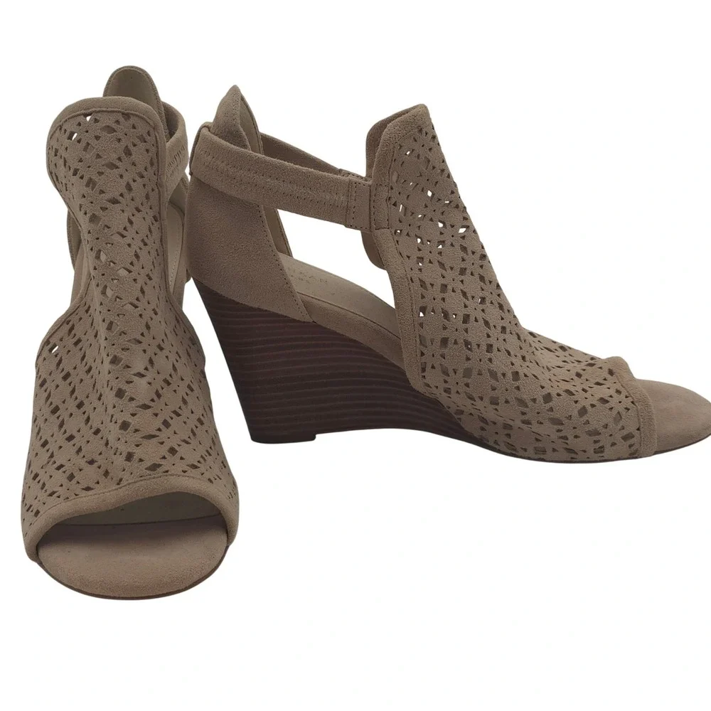 Cole Haan 8.5 Suede Peep Toe Wedge Sandals Tan Cutout Leather Upper Comfort Heel